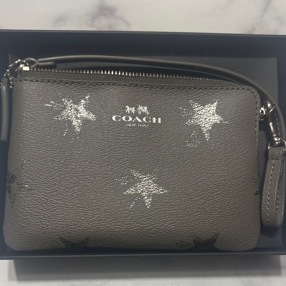 Coach Star Print Leather Wristlet Pouch Gray NWT With Box $98 MSRP